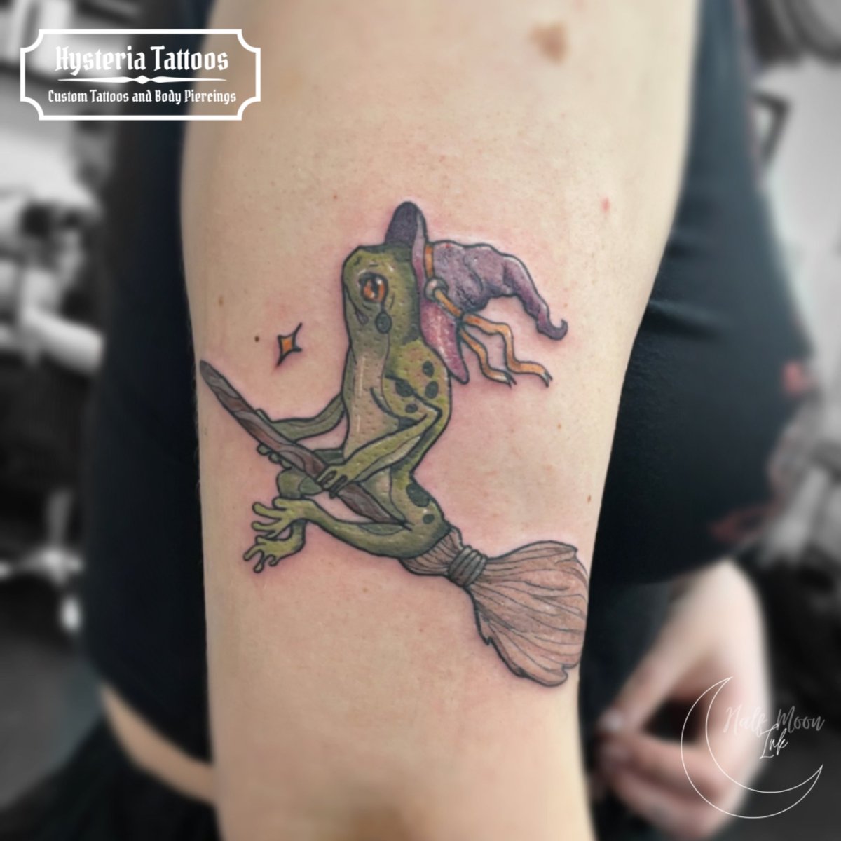 halfmoon_ink's tweet photo. Whenever insta &amp; fb starts pulling the sillies it reminds me I should post my work here more so hello, look at my tattoos✨ https://t.co/jORcOOpGUo