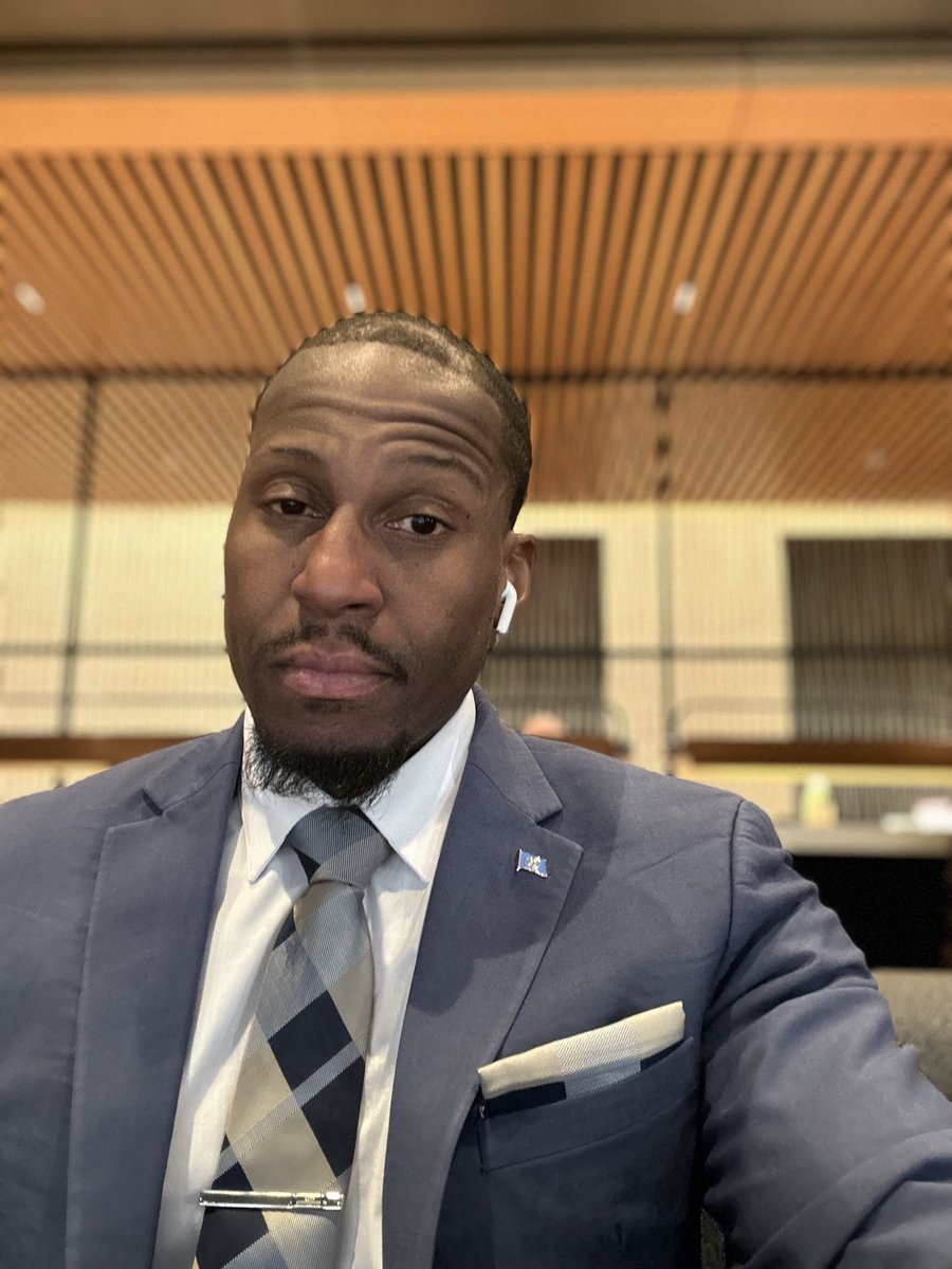 ty_tlwe's tweet photo. Y’all should be working instead of worrying about #fb &amp; #ig #facebookdown . Ok, I’m done being a hypocrite 😂😂😂 https://t.co/treIfi18Ig