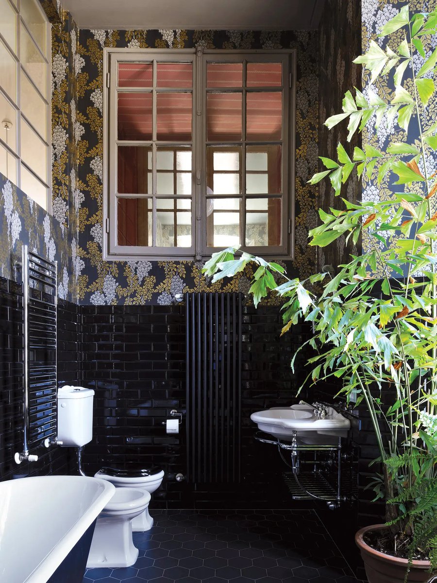 rafiews's tweet photo. I am in love with Luca Guadagnino's 17th-century palazzo apartment https://t.co/jfumnObuuM