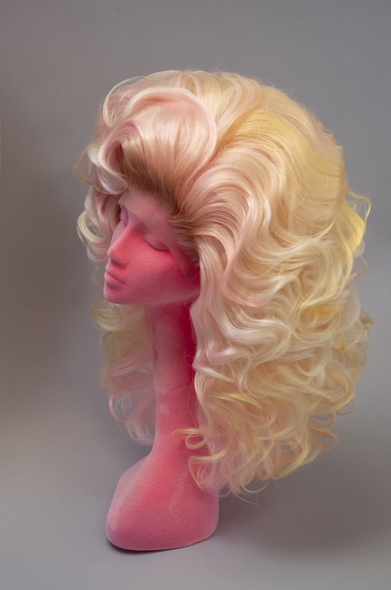Facebook, insta, and Threads are down.
So here are a few wigs for X
