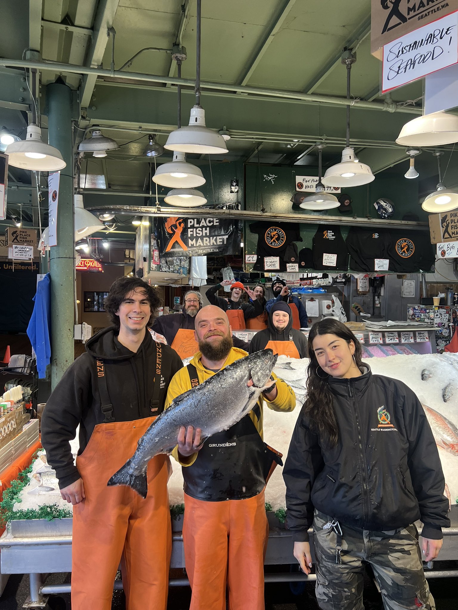 Pike's place shop fish market