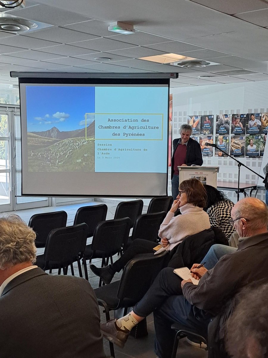 Session de la Chambre d'agriculture en présence de Monsieur le <a href="/Prefet11/">Préfet de l'Aude🇫🇷</a> . A l'ordre du jour, présentation des actions de l’Association des Chambres d’agriculture des Pyrénées et présentation de la stratégie départementale de l’agriculture et de la pêche par Alain Giniès.