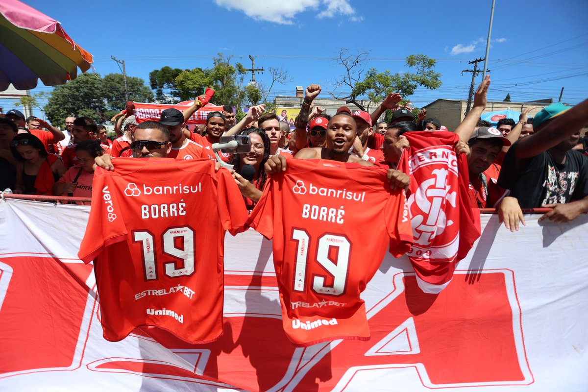 SCInternacional's tweet photo. 📍 Aeroporto 𝐈𝐍𝐓𝐄𝐑𝐍𝐀𝐂𝐈𝐎𝐍𝐀𝐋 Salgado Filho! 🇦🇹❤️🇨🇴 https://t.co/gjZbTBddqa