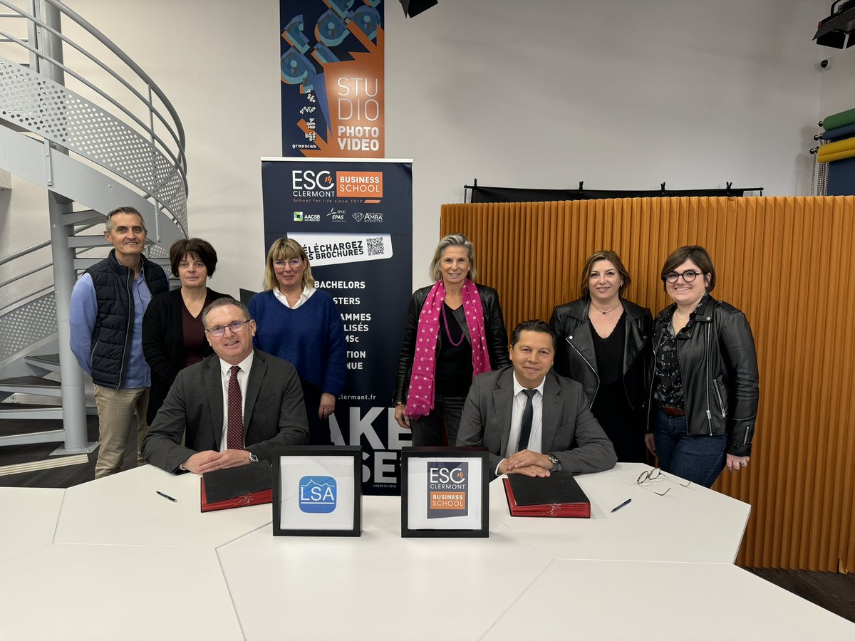 #Partenariat 🤝🏼 | Nous avons le plaisir de vous annoncer la signature d’une convention de partenariat avec le Lycée Sidoine Apollinaire de Clermont-Ferrand. Un partenariat de confiance visant à accompagner les élèves de Terminale, de BTS et de classe Prépa !