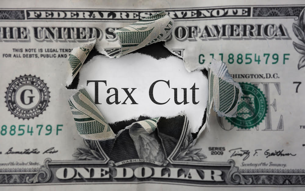 States have embarked on the biggest wave of #tax cuts in decades. But can they afford these cuts? The @VolckerAlliance has some answers! @WGlasgall @CanChen_GSU2021 @alexhathaway @aysps @SaraMogulescu @DavidBrunori Click here: greenebarrett.com/management-upd…