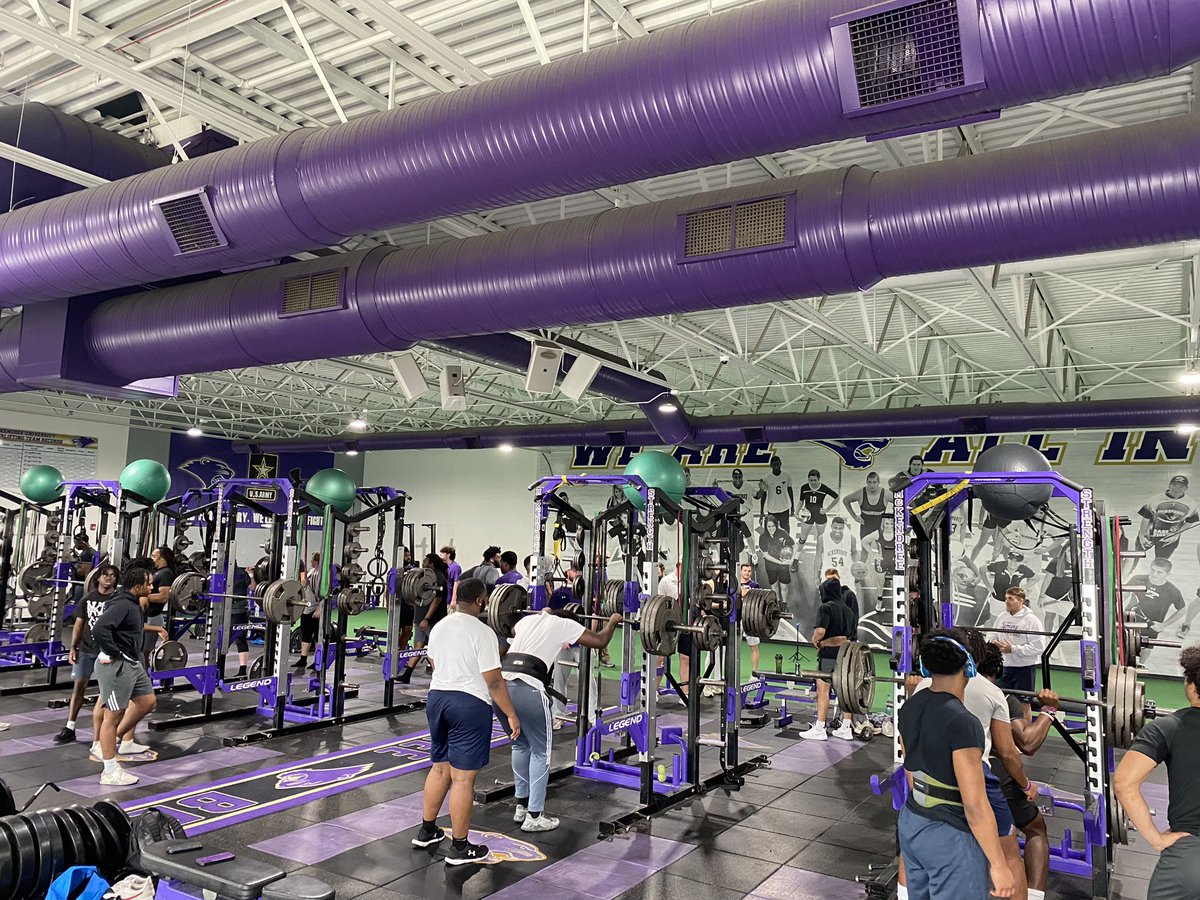 Love when it’s Squat Testing Day for @Mckendree_FB. Moving some weight and hitting some PR’s. #FullBenefit