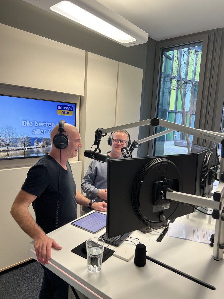 Jeden Dienstag um 07:10 Uhr bei Christian vom Hofe auf Antenne NRW: „Wochenretter“ <a href="/StefanFraedrich/">Dr. Stefan Frädrich</a> . 

Damit Sie besser durch die Woche und durchs Leben kommen. 

Produziert von Maass·Genau. 

Jetzt die neuen Folgen hören in NRW über DABplus und:

antenne.nrw