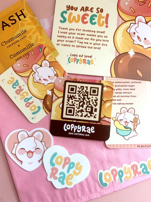 I noticed that people have been trying to salvage my logo stickers off their packages, so I got some 2.5" mini stickers to include with some of em haha!

My inserts get cuter by the day. 