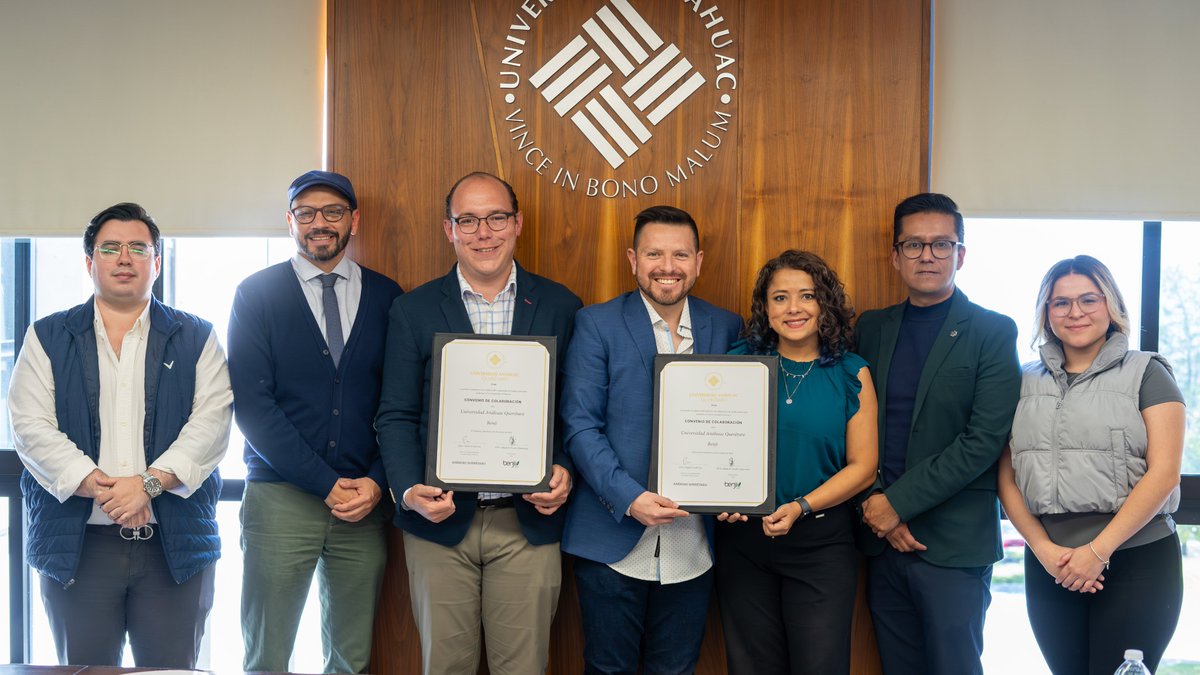 anahuacqro's tweet photo. Ayer realizamos la firma de convenio con Benji Vegan Gourmet, empresa líder con la que seguiremos trabajando para lograr un futuro más saludable 🦁 #SomosAnáhuac https://t.co/jKLqukUaEZ