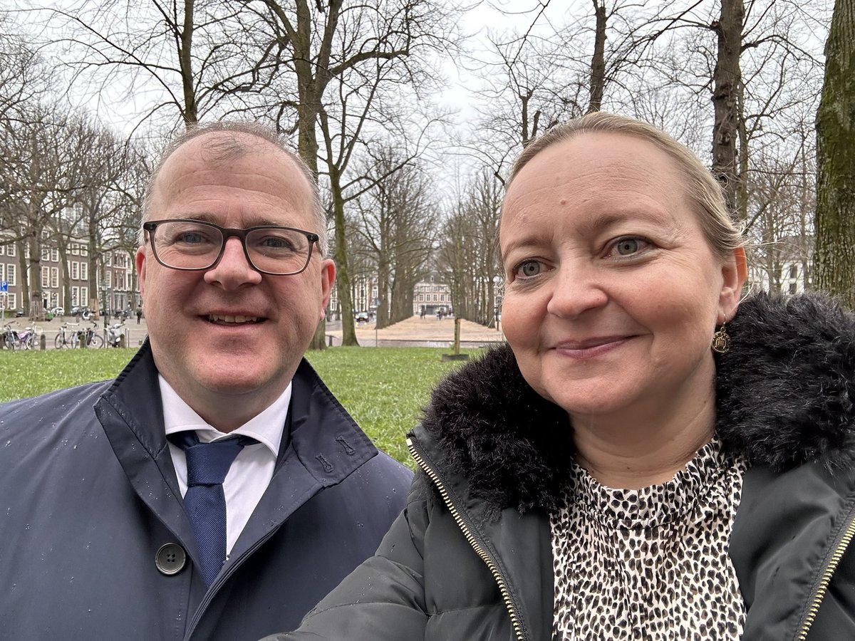 Great to meet UK Dep Ambassador @HCKeithAllan in The Hague today to discuss how the UK and NL can work together in 2024 on areas as energy transition, water💧, decarbonisation of health care system and strengthen 🇬🇧-🇳🇱 ties. 🤝 #NorthSeaNeighbours #StrongerTogether