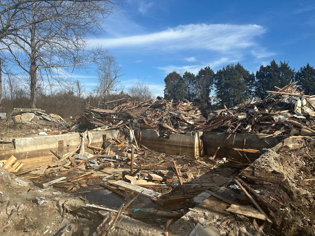 SynthicaEnergy's tweet image. Demolition has begun at the site of our new Lebanon Junction, Kentucky facility, about 30 miles south of #Louisville! We&apos;re full speed ahead for a groundbreaking later this year. #digester #RNG #futurehome