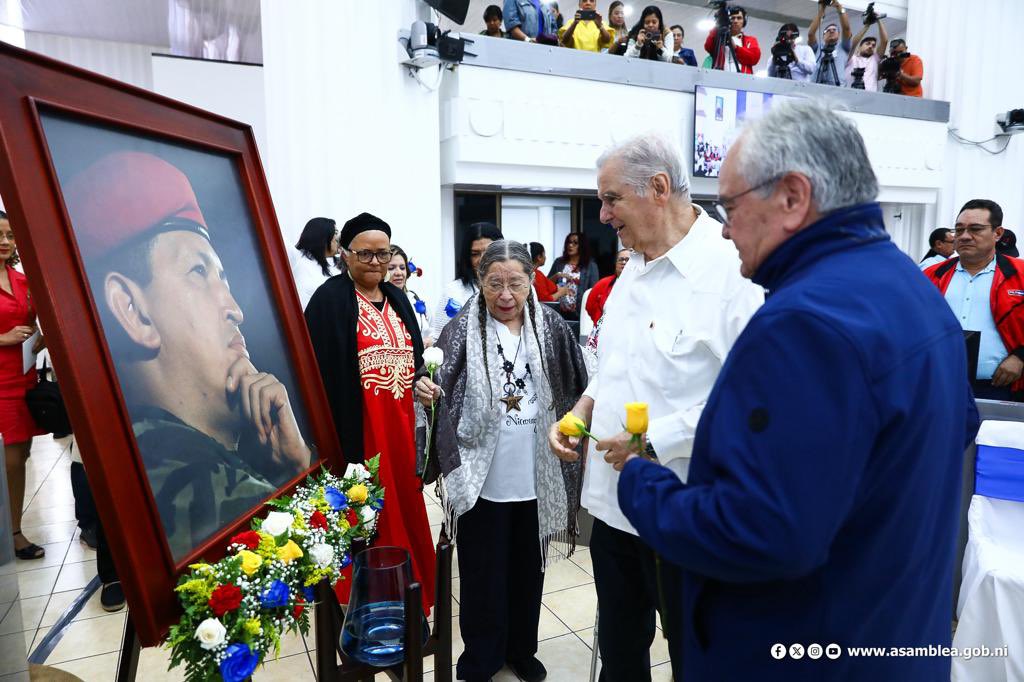 La @AsambleaNi lleva a cabo una Sesión Especial en conmemoración del 11vo aniversario del tránsito a otro plano de vida del Comandante Hugo Chávez. #ChavezAhoraYSiempre #4519LaPatriaLaRevolución