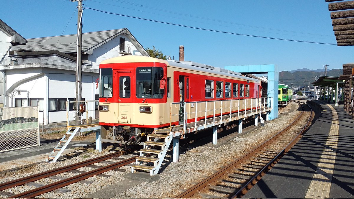 Kiha30_55's tweet photo. 3月5日 筑肥線車両運用状況
A201 K02
A202 K03
A203 W1
A204 W6
A205 K01
A206 W3
A207 W4
A208 W2

A211 E13
A212 E18
A213 E14
A214 E17
#筑肥線車両運用 

今日は #305系の日 ですが、ほぼ毎日画像を上げているので #甘木鉄道  #AR305 の画像を貼っておきます。
国鉄急行色がなかなか良きかな✨ https://t.co/BPu1SD6cUM