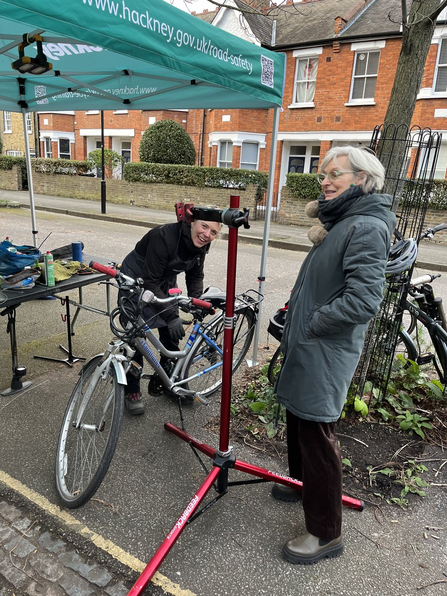 Get a free cycle safety check from our @hackneycouncil #RoadSafety team this Wednesday between 3.30 and 6.30pm at the Britannia Leisure Centre Pitfield St N1. For details of other events go to hackney.gov.uk/cycle-training… @HoxtonGarden @younghackney @StMonicas_N1 @Shoreditch_Park