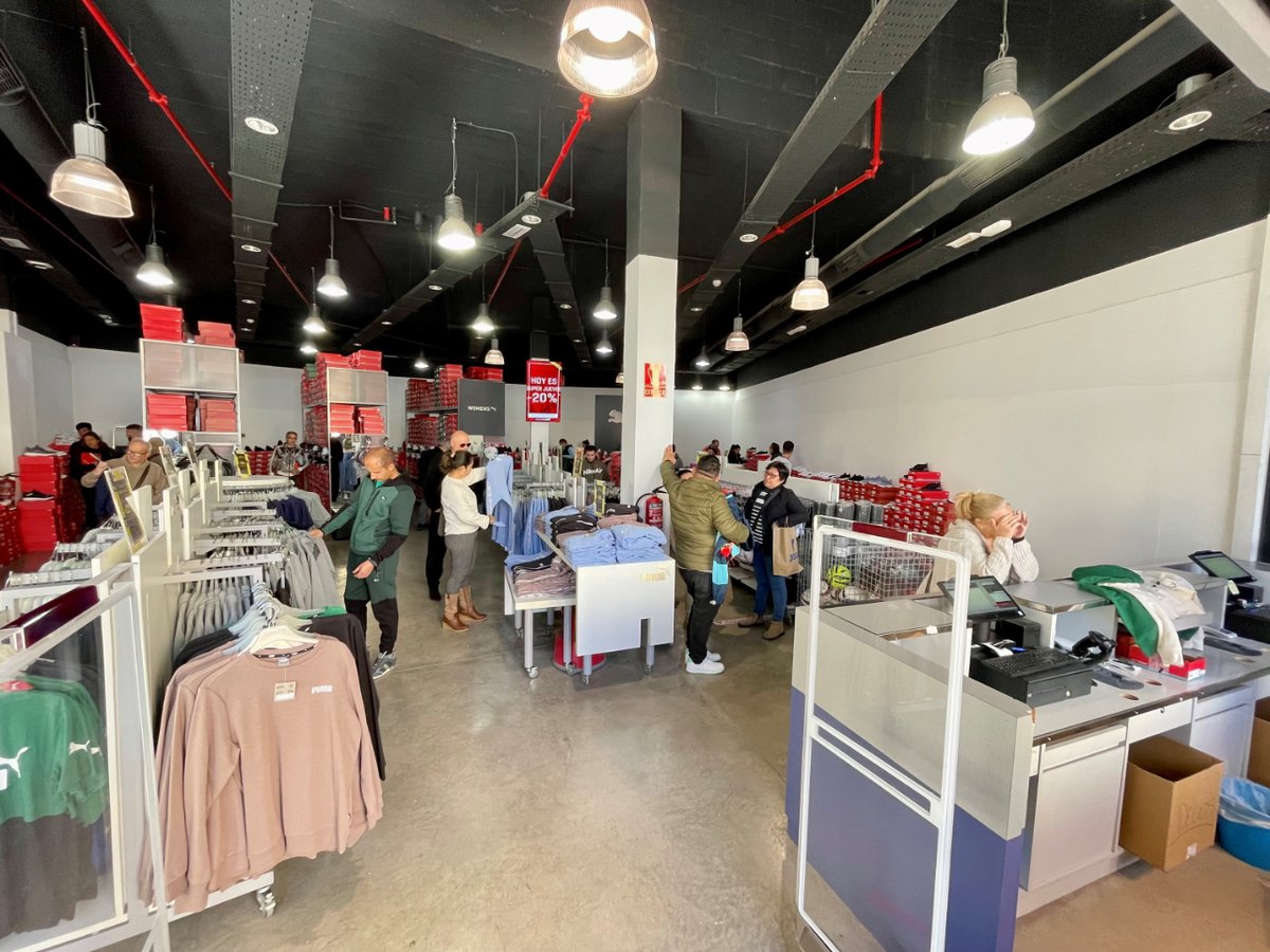 Durante los próximos meses, podrás encontrar en Factory Bonaire la tienda de PUMA, justo entre Burger King y Joma.

Actualmente están en reforma para mejorar y ampliar su espacio. Cambiamos de establecimiento temporalmente pero ¡Los buenos precios siempre continuan!🤩