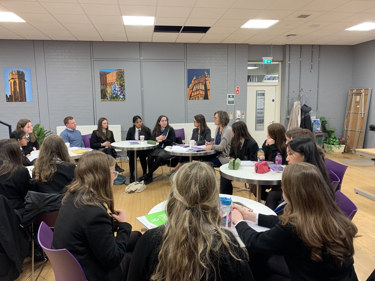 Delighted to be supporting young women from @OLSPCK by hosting a meeting between them and reps from Ending Violence Against Women and Girls EO strategy team @QUBSSESW - great to hear what they are doing in their #FemaleVoices project