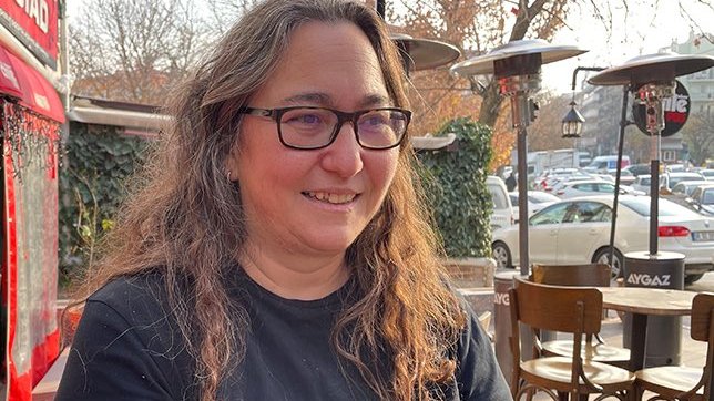Belgesel yönetmeni Sibel Tekin, “Karanlıkta Başlayan Hayat” belgeseli için yaptığı çekim nedeniyle “örgüt üyeliği” suçlamasıyla yargılandığı davanın Ankara'da bugün görülen 6. duruşmasında beraat etti. 

Tekin dava kapsamında 40 günü aşkın süre tutuklu kalmıştı.