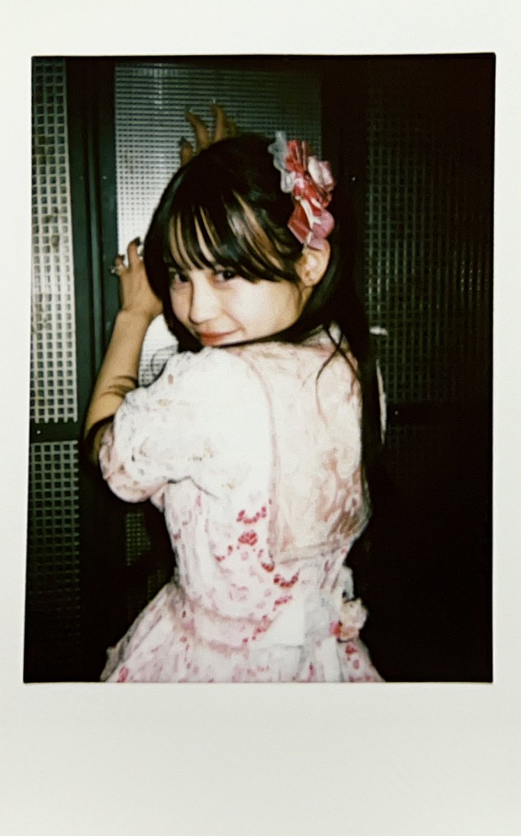やっぱり本日のたくさんのチェキの中から選ばれたMVPは爪とぎチェキですね̳^.  ̫ .^ ̳♡⃛

#みてみてびびちゃん https://t.co/mfoBDcDrDh