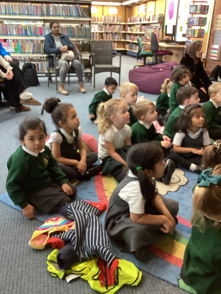 HighwoodPrimF1's tweet photo. It’s our trip to the library today! Woohoo! https://t.co/nTW8SxMIwi