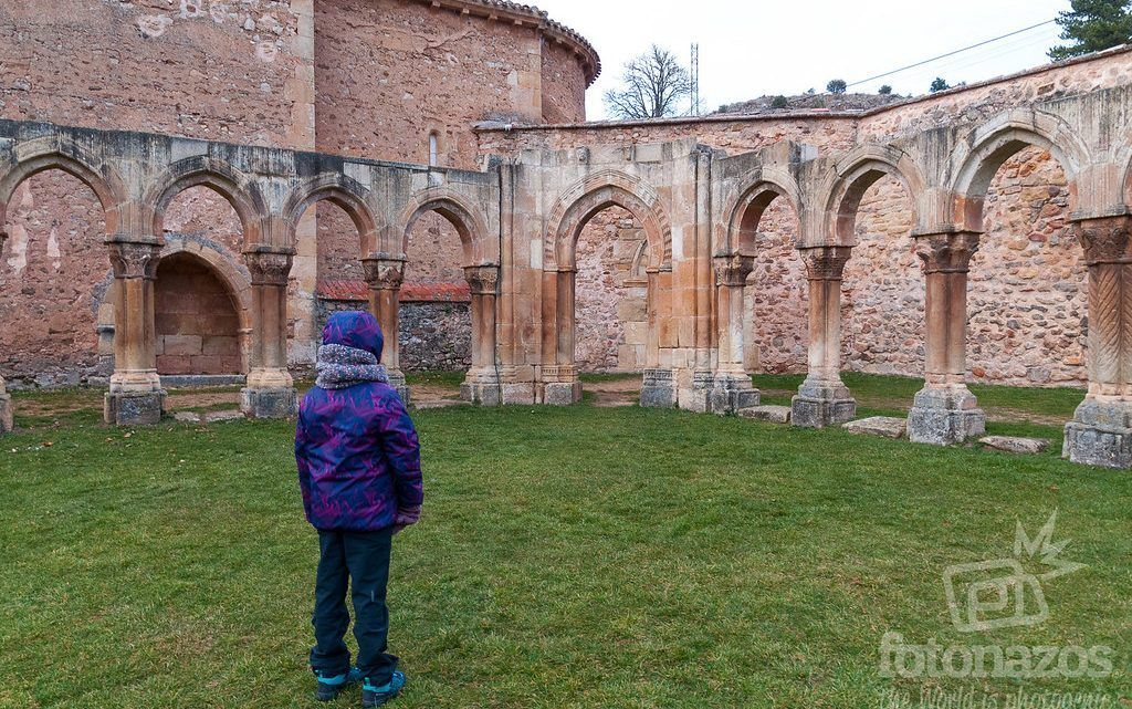 Fotonazos's tweet photo. Consejos para tu visita a San Juan de Duero: 🚷 Respeta las restricciones, admira la arquitectura románica y sumérgete en el entorno mágico junto al río Duero. #ConsejosdeViaje #ArquitecturaHistórica https://t.co/P1dtih8dse https://t.co/4JyNEfJS5K