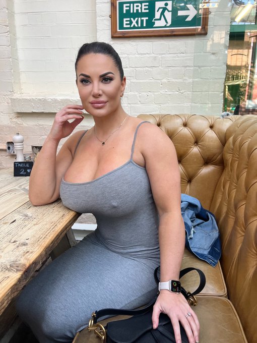 Watch 🔥Sophie_Lawson_xx🔥's leaked NSFW photo on TwXstars