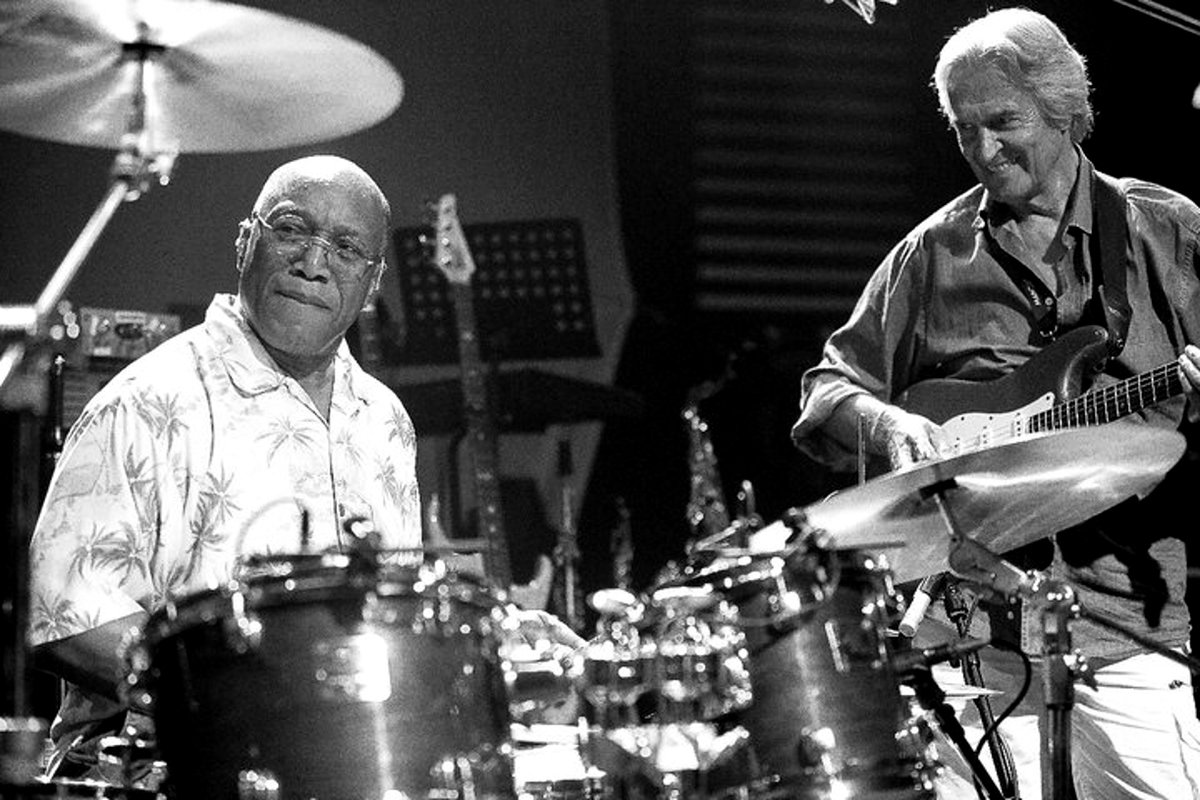 #JohnMcLaughlin and #BillyCobham 'Live At The Montreux Jazz Festival 2010' [photo by Lionel Flusin] youtu.be/z0k94-XIlQs?si…