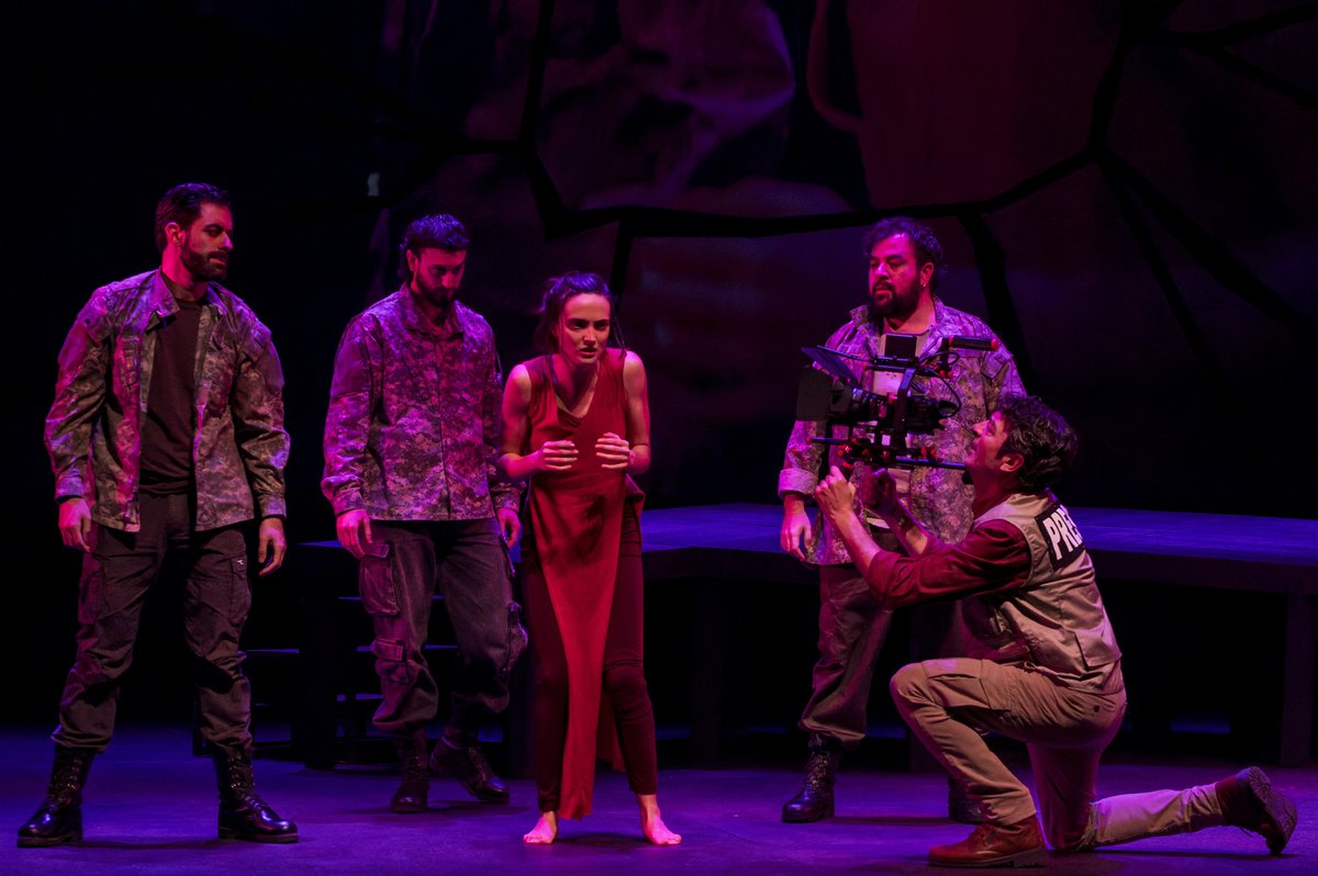 Últims dies de #TroianesFuckingnowhere al #TeatreRialto de #València fins el 10/03.
Els dies 23 i 24/03 al Teatre Principal de #Castelló de la Plana i el dia 5 d'abril al <a href="/teatrearniches/">Teatre Arniches</a> #Alacant.

#troianes #eurípides #ivc #institutvalenciàdecultura #teatre #actor #actriu