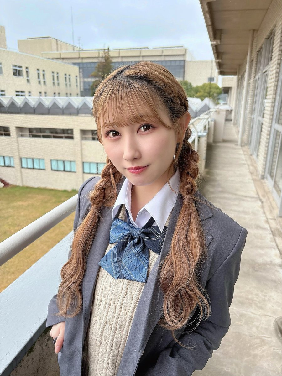 山本 杏奈 on X