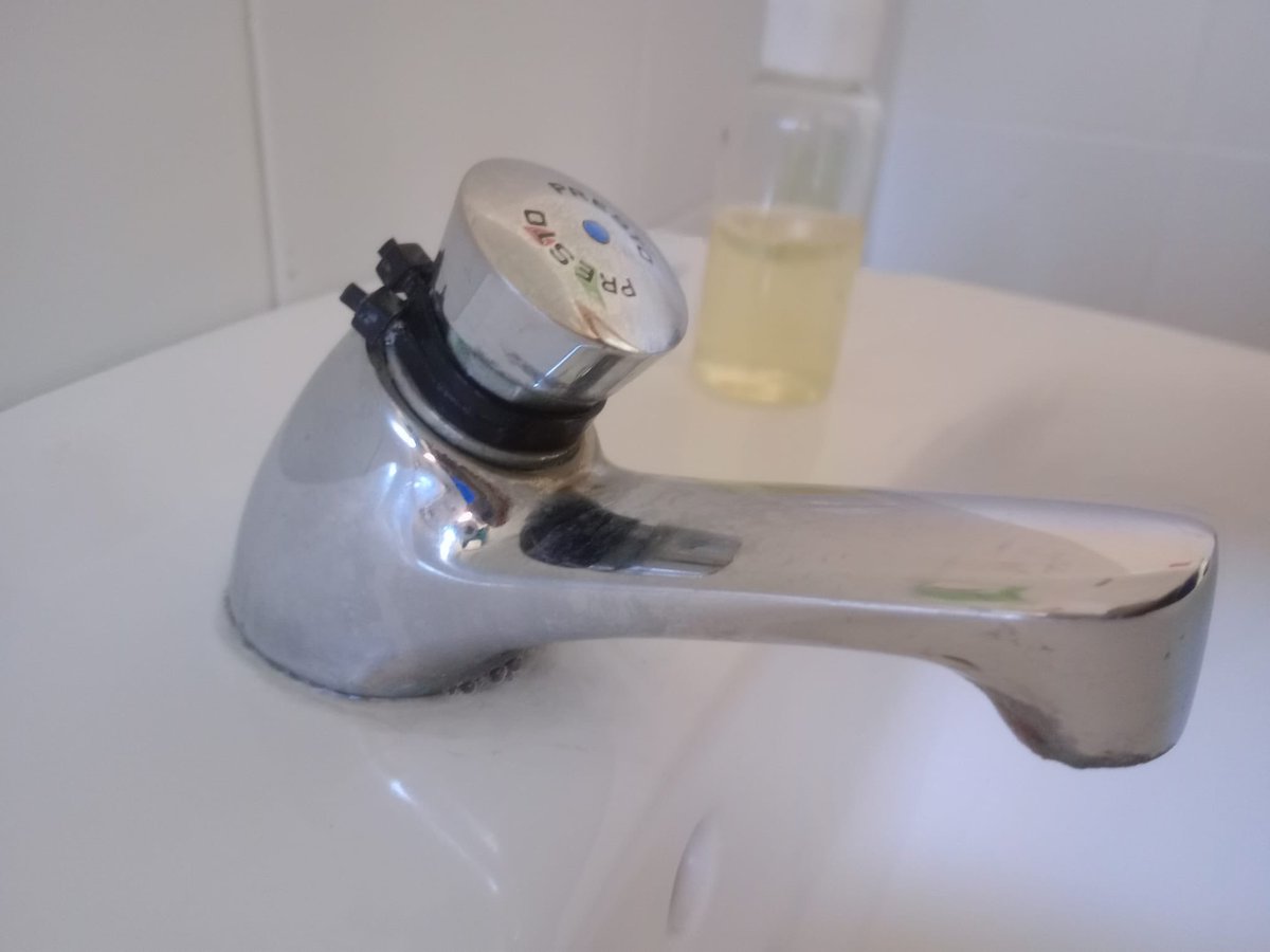 aeioLuz's tweet photo. Controlar el consum d'aigua al #projecte5050 és primordial i més amb la sequera que estem vivint. A Gestalgar s'ho prenen en sèrio! Atenció a les mesures d’aigua!! Hi ha solucions temporals efectives i amb bon resultat. No podem perdre ni un segon ni una gota!!!! https://t.co/ZbjUUYtlMj