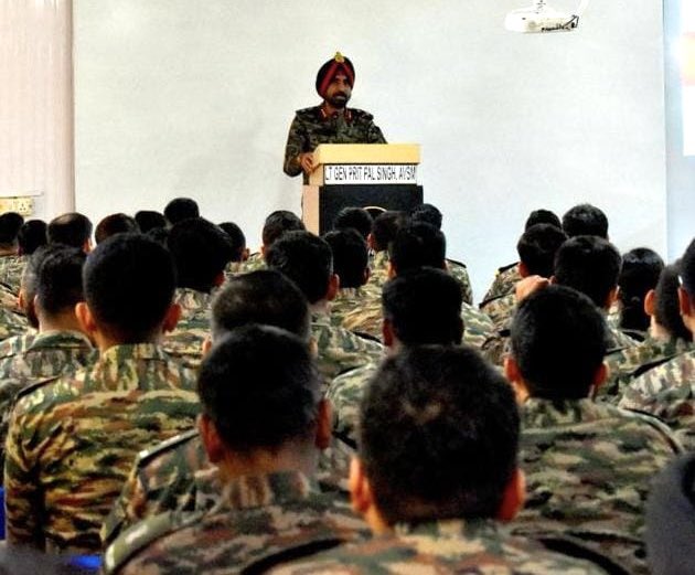 .@IaSouthern 

'Lt Gen Prit Pal Singh,GOC #SudarshanChakraCorps shared insights with Scholar Warriors of @IaSouthern during Pre Staff Course at #Babina.Emphasising the need for #ProfessionalMilitaryEducation, he underscored its significance for shaping future #MilitaryLeaders