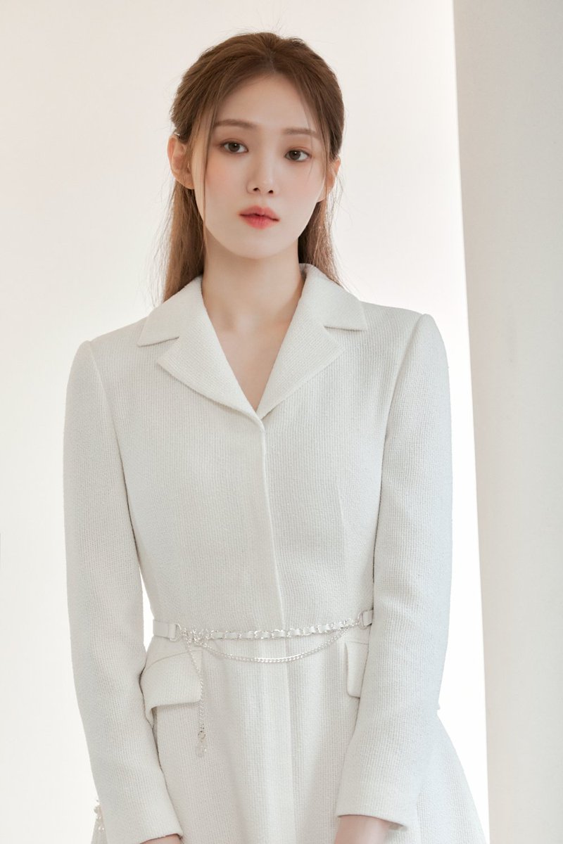 maeformon's tweet photo. Omg! She look Like a GODDESS ✨ 
😻 Everyone My Lee Sung Kyung serves! 

#LeeSungKyung #LeeSungKyoung 
#이성경 #LineAddition #ygad #ygstage
#yg https://t.co/fDdRFAo2U6