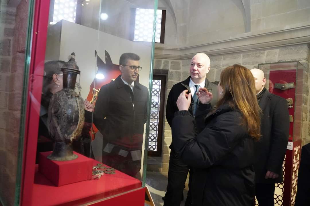 President of the National Assembly of 🇧🇬 Rosen Dimitrov Zhelyazkov, who is on an official visit to Azerbaijan, has visited #Icherisheher. #içərişəhərim #Icherisheher #oldcity