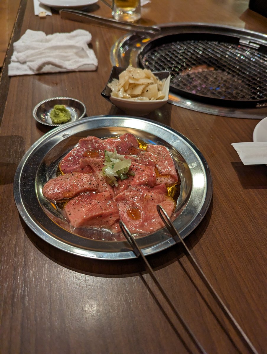 tanakabays's tweet photo. 多摩センで俺の女クロミを抱いて。

帰り道ずっと行きたかったお店「南大沢　さんたま」で飲ませてもらいました！！

この店は元気堂のベースの佐々木リョウにずっと話を聞いてて。そしたらRAYのたいぞーも良くしてもらってたみたいで！

何食べても美味しかったし酒の種類も最強！みんな飲み行こう！ https://t.co/nubjONupuH