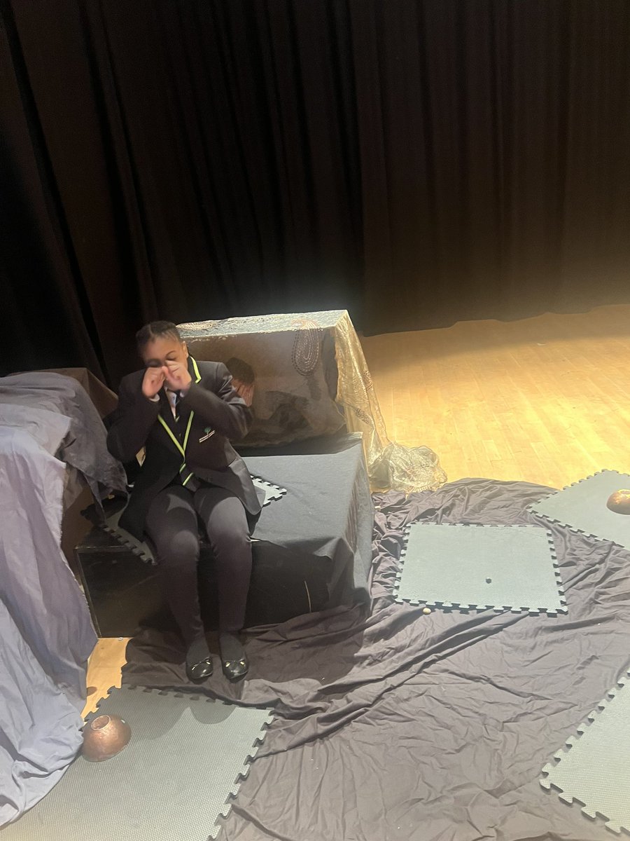 Year 9 contrasting sets today, amazing work! This group are consistently fantastic when it comes to props, costume and stage layout. @OfficialNUSA #teamcreative #drama #dramateacher #set #stage #AMAZINGnusa