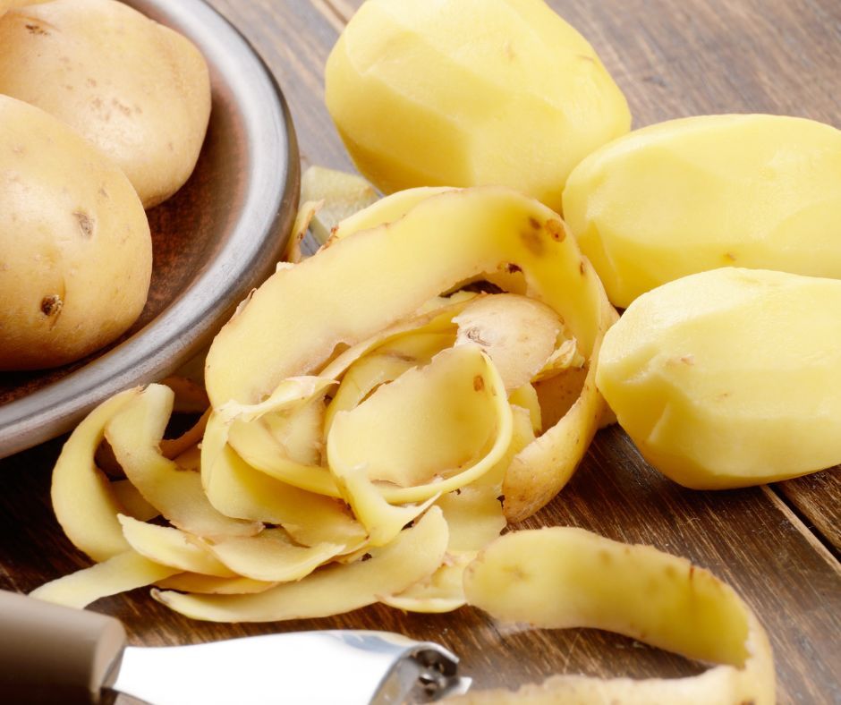 To peel or not to peel? It depends on preference, the type of potato and the recipe! So, are you team peel or leave the skin on? #HMGA #Potato #OntarioPotatoes #OntarioVegetables