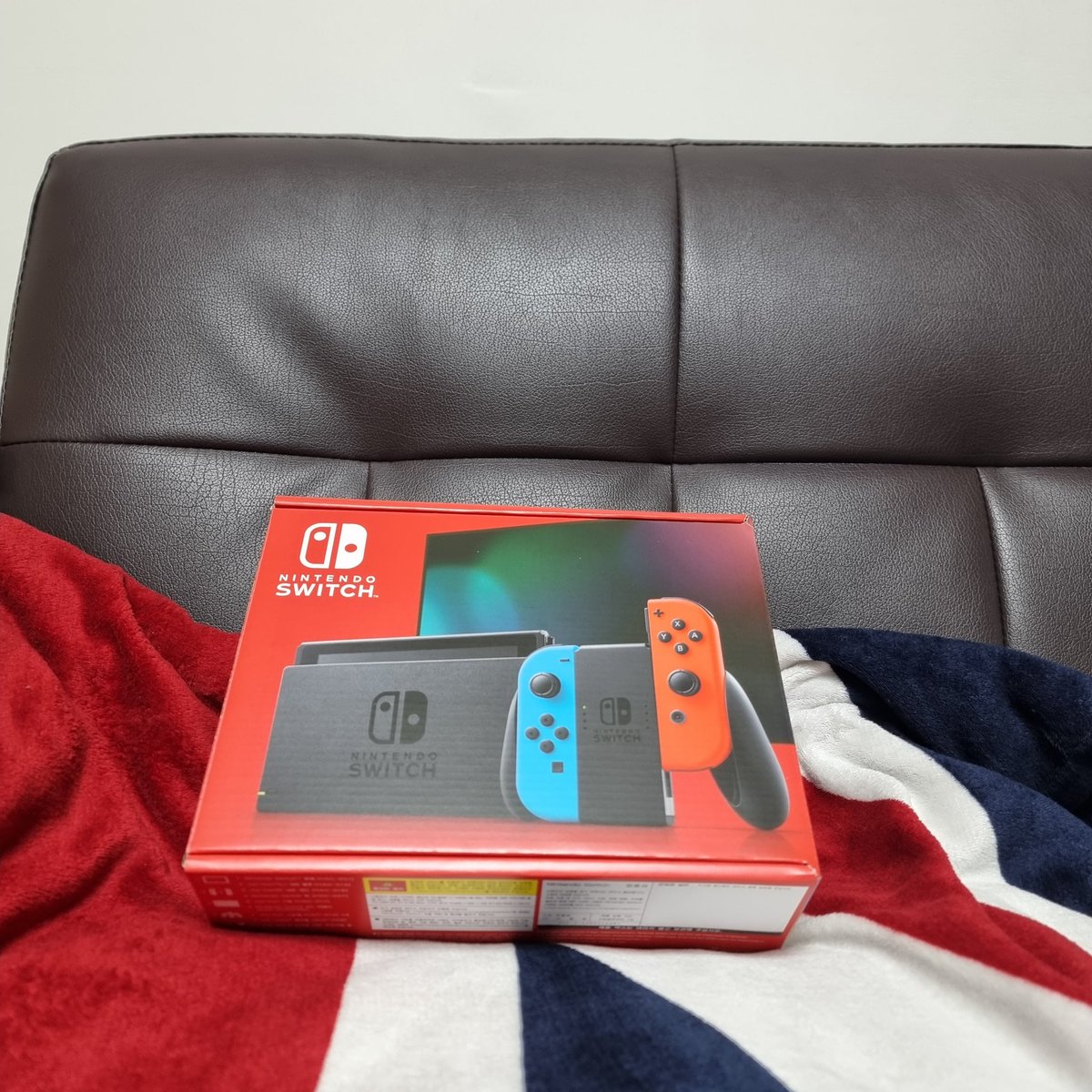 DVLSOO's tweet image. 데뷔 이벤트! @Plenilune_team 
진짜 감사합니다!!
목소리 개쩌시는 분들이 보내주신 스위치!!
@ryuuya_shino @mi2ro_ &amp;lt;3