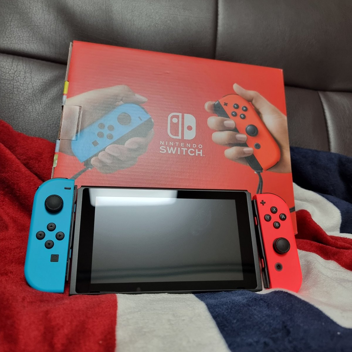 DVLSOO's tweet image. 데뷔 이벤트! @Plenilune_team 
진짜 감사합니다!!
목소리 개쩌시는 분들이 보내주신 스위치!!
@ryuuya_shino @mi2ro_ &amp;lt;3