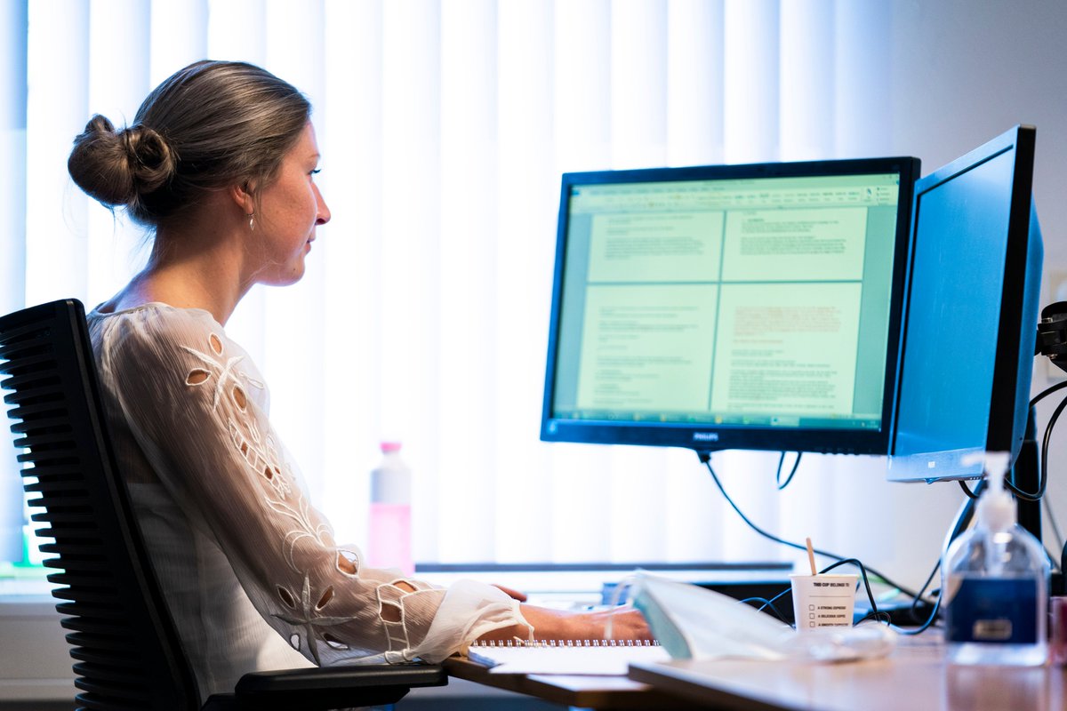 De IND gaat vanaf deze zomer veranderingen doorvoeren in de wijze waarop de geloofwaardigheid en zwaarwegendheid van het verhaal van asielzoekers wordt beoordeeld. Alle hoor- en beslismedewerkers worden hier komende maanden in getraind. Lees meer via 👉 bit.ly/3v4kU9F