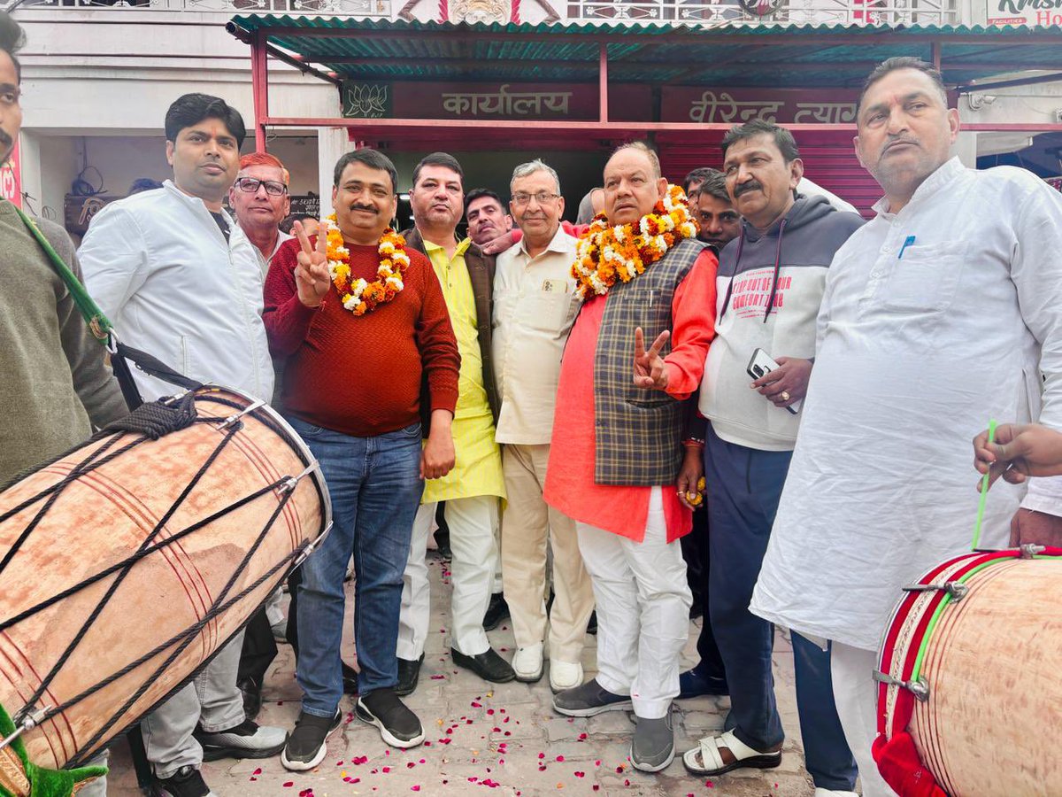 amittyagibjp's tweet photo. नंदग्राम में पार्षद श्री वीरेंद्र त्यागी जी के कार्यालय पर मा. श्री @sunilsharma_bjp जी के उत्तर प्रदेश सरकार में कैबिनेट मंत्री के रूप में शपथ ग्रहण करने पर जश्न मनाया। https://t.co/WVPZBh5GOy