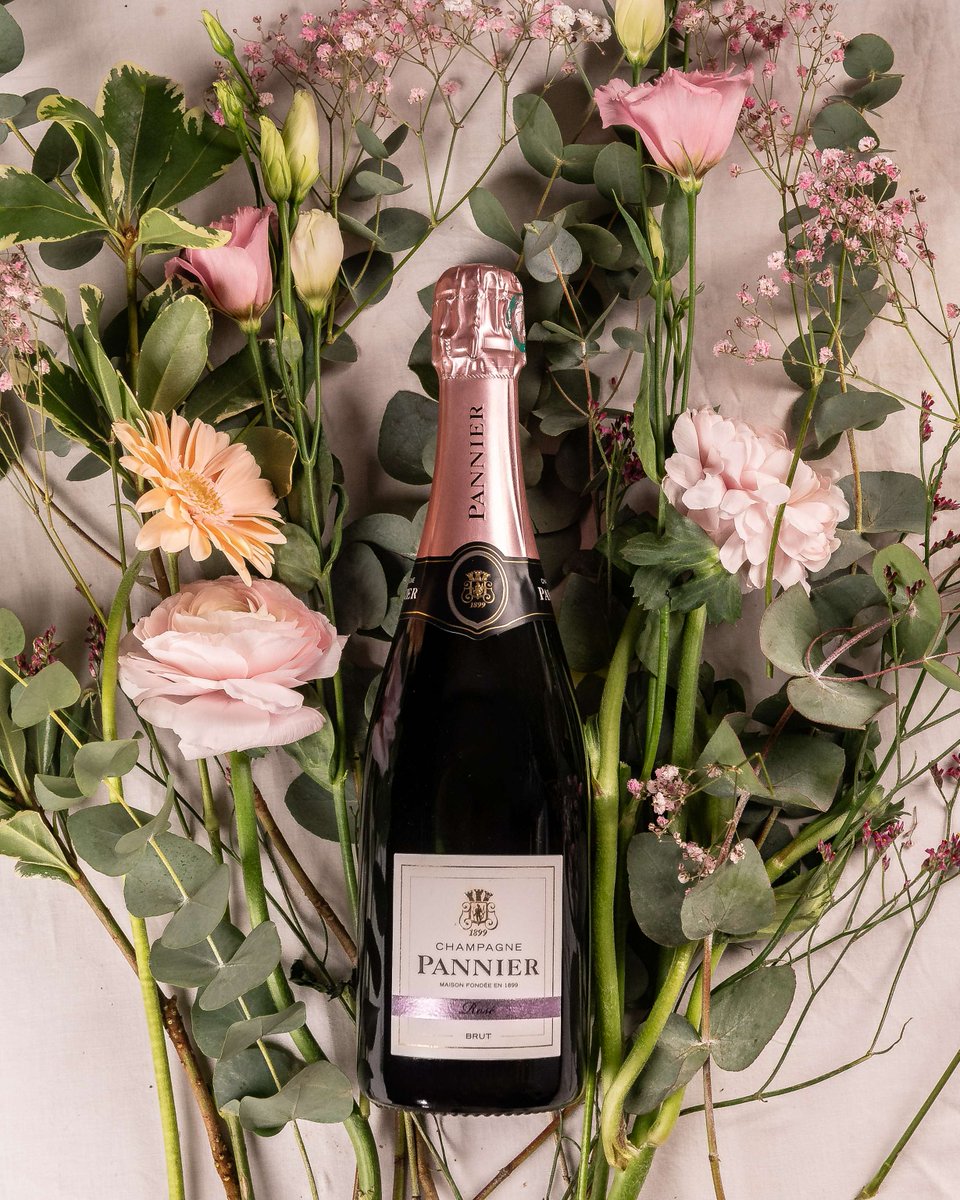 🌷 Reminder that it's Mother's Day this Sunday 🌷 

We've got a wonderful selection of wine and gifts available on our website, so take a look and order now in time for Sunday ✨ Spoil your mum with a lovely bottle of something nice 🩷

lebonvin.co.uk/mother-s-day-2…