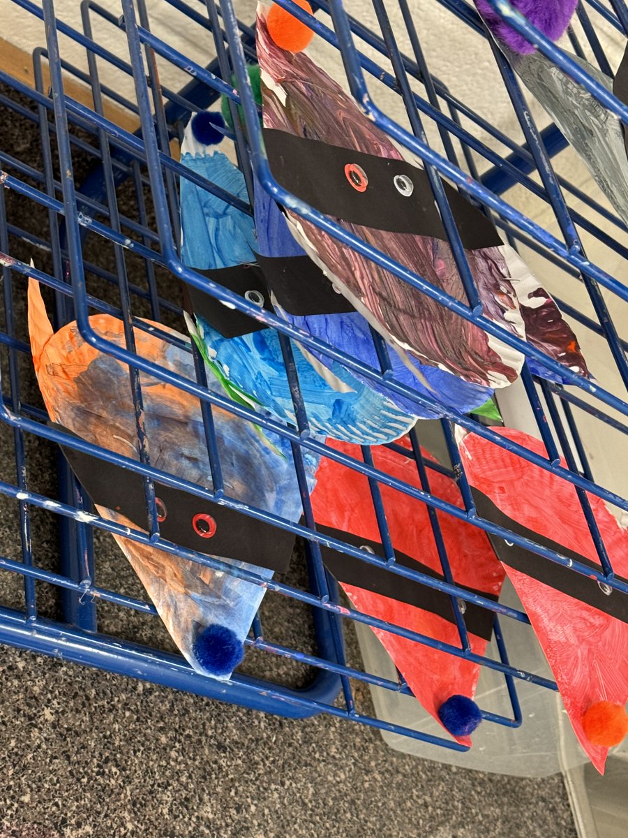 FHS Eagle Library 🦅 tweet media