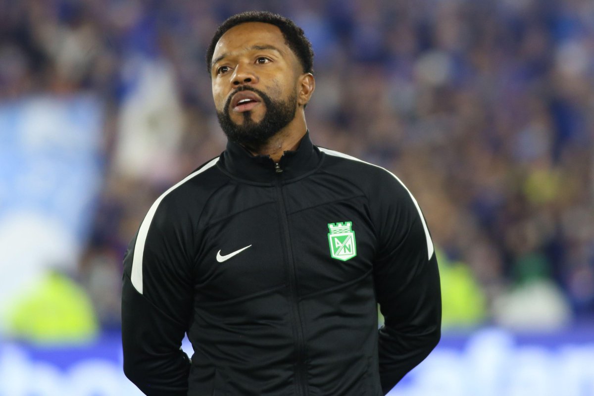 BwinColombia's tweet photo. Dorlan Pabón dice adiós a Atlético Nacional 🟢
🏟️ 208 partidos
⚽️ 79 goles
🎯 42 asistencias
❤️ si se le va a extrañar
#FPC #atleticonacional #Dorlan https://t.co/hKwV52Xmt7