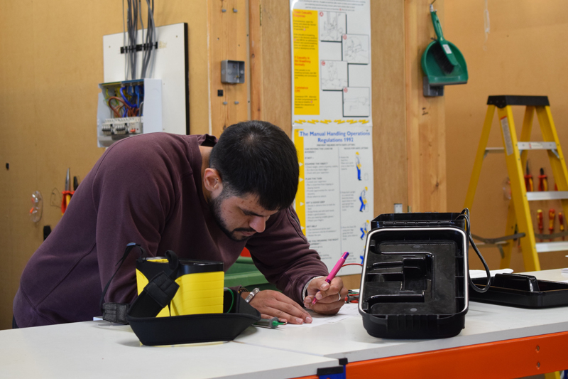 Professional Electrician & Installer tweet media