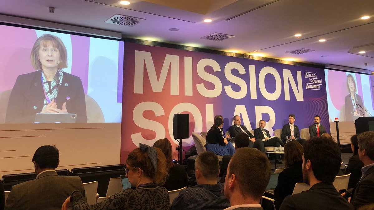 At #SolarPowerSummit,<a href="/csikow/">Catharina Sikow Magny</a> emphasised on the huge need for #investments in #grids: almost 600 billion euros by 2030!
To meet this major challenge, it's high time for a solid and consistent #EU legislative framework for #electric #grids with better #financing solutions for #DSOs