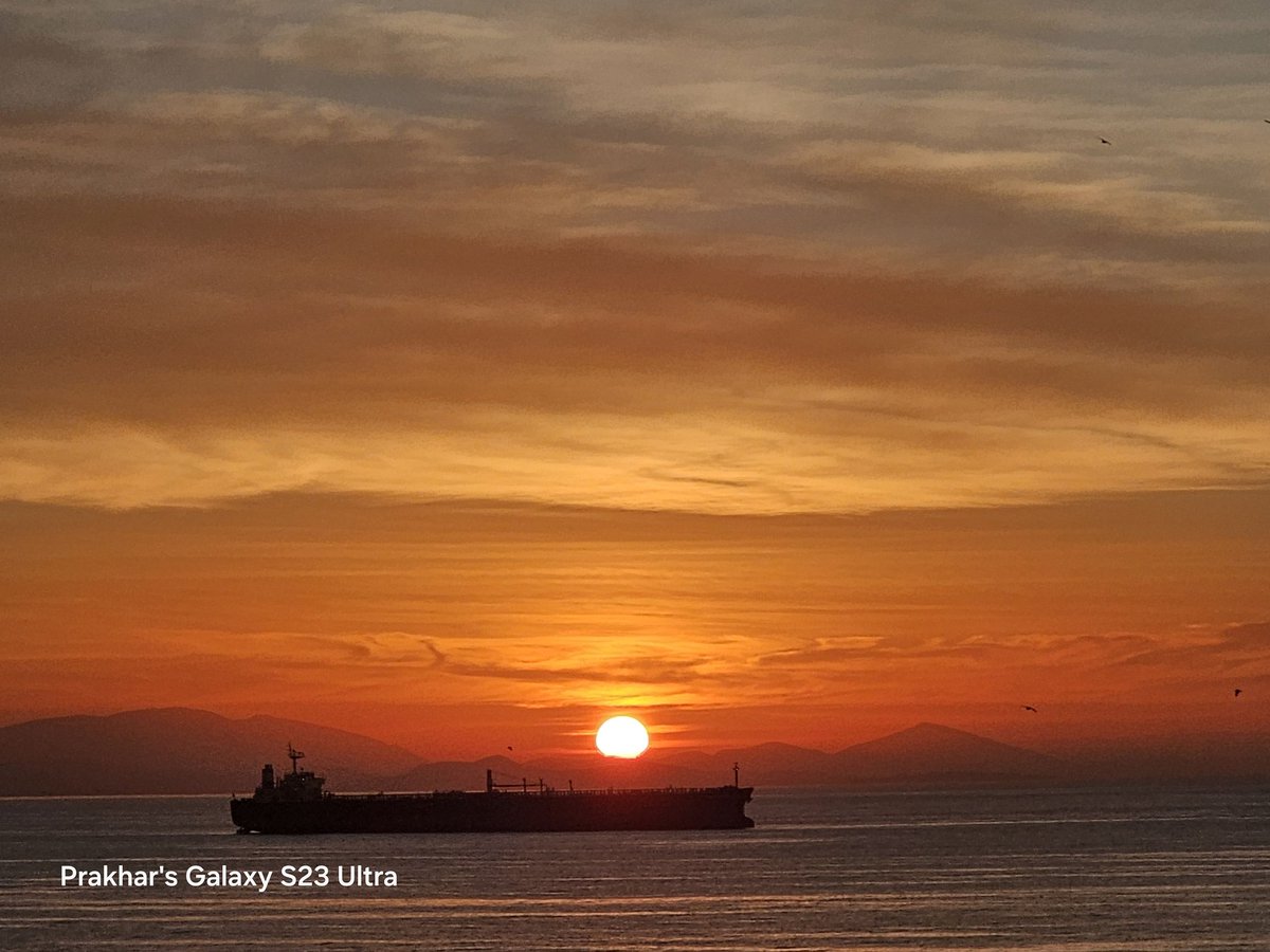 go2navy's tweet photo. Every sunrise is an invitation to brighten someone's day.--- CHEM HELEN 
@Group_Executive https://t.co/Kv3xdqbqAG