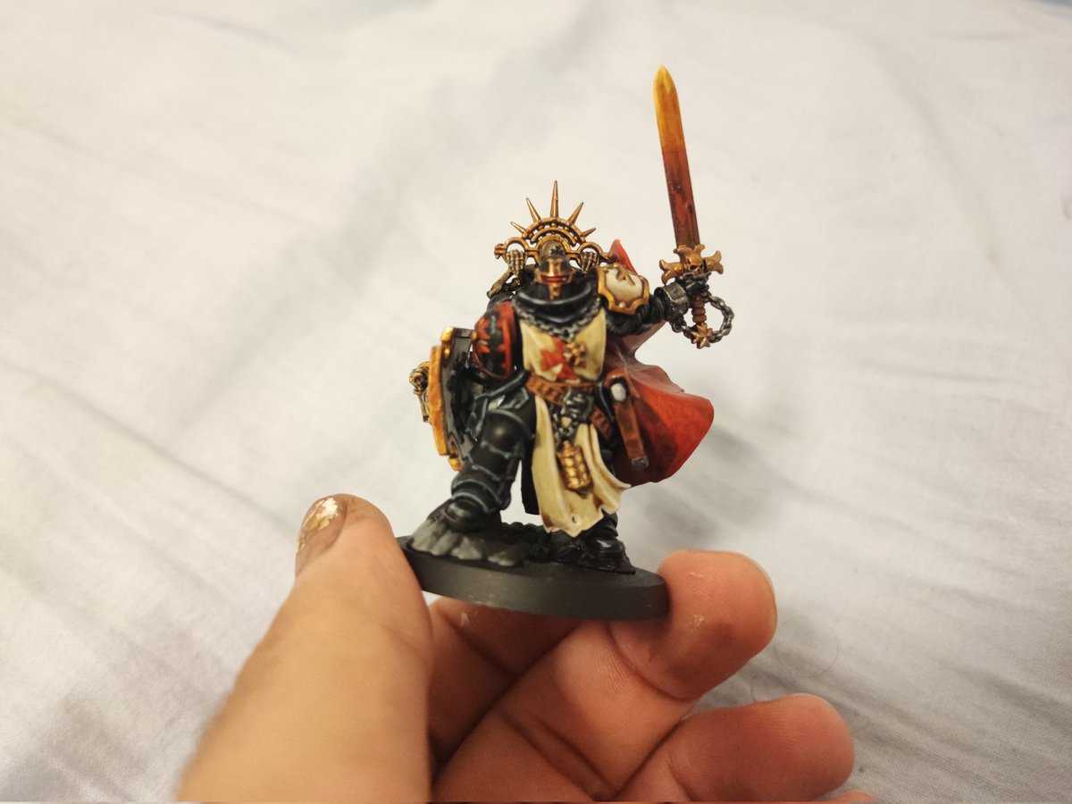 Me gustaría decir que tenía 12 años cuando pinté el primero pero tenía ya más de 20 😅. El segundo fue el último templario que pinté en verano. Últimamente me he dedicado a conversionar minis más que pintar.