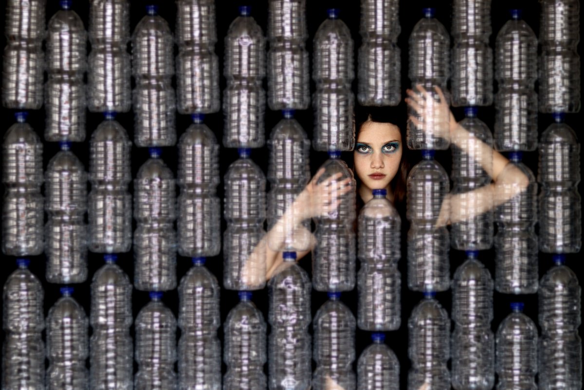 Mercredi 6 mars à 18h30
Vernissage de l'exposition "L'héritage empoisonné", Photographies de María Cabaleiro.
L’héritage empoisonné est un projet photographique qui nous invite à réfléchir sur la quantités de déchets plastiques que nous produisons.
<a href="/ciup_fr/">Cité internationale universitaire de Paris</a> <a href="/ResidentsColEsp/">Comité de Residentes - Collège d’Espagne</a>