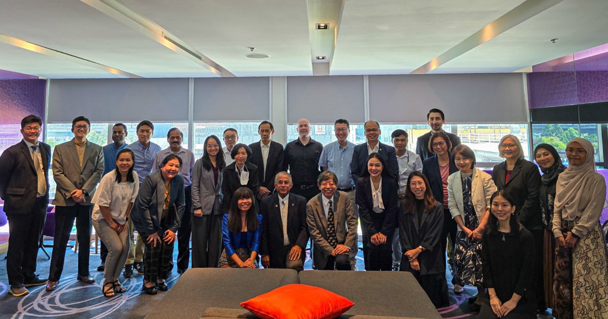 The first day of the 5th ERIA Experts Working Group on Marine Plastic Debris Meeting, held in Bangkok on March 5th, focused on efforts to address marine plastic pollution in ASEAN+3. The meeting was organized by @rkcmpd_eria in collaboration with IGES.