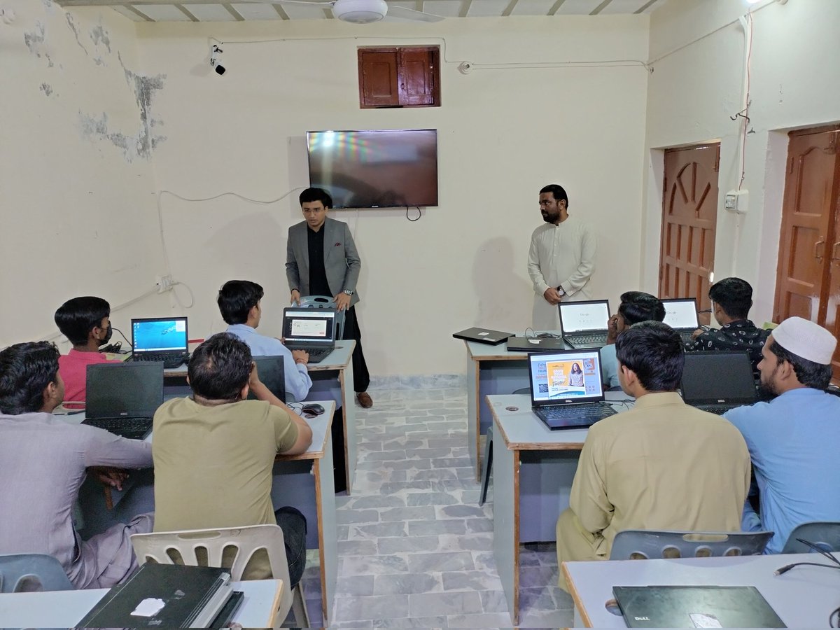 TharEduAlliance's tweet image. Mr. Sanjay Mathrani led an insightful session on Digital Marketing with #NAVTTC Trainees at Thar Education Alliance Vocational and Technical Training Center Mithi. Empowering #Batch5 for success!
@NAVTTCOfficial