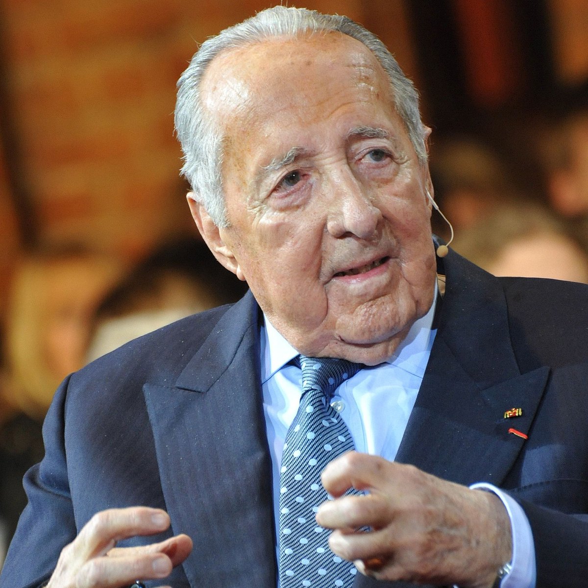 Jahrzehntelang lieferte er den Deutschen die große weite Welt nach Hause. Der Reporter Peter Scholl-Latour war bis zu seinem Lebensende rastlos unterwegs. Der vor hundert Jahren geborene Journalist und Autor ist aber auch umstritten. 👉medien.epd.de/article/879